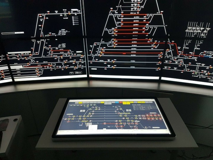 Signalling and interlocking systems