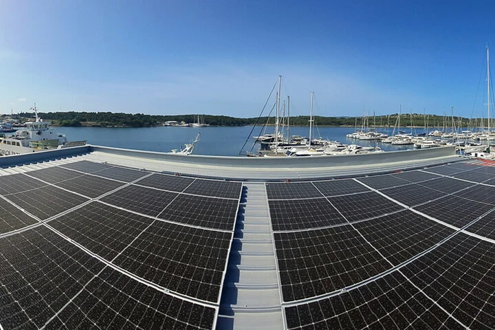 sustainable-dev-1/Thumbnails-1000x667-PV-shipyard
